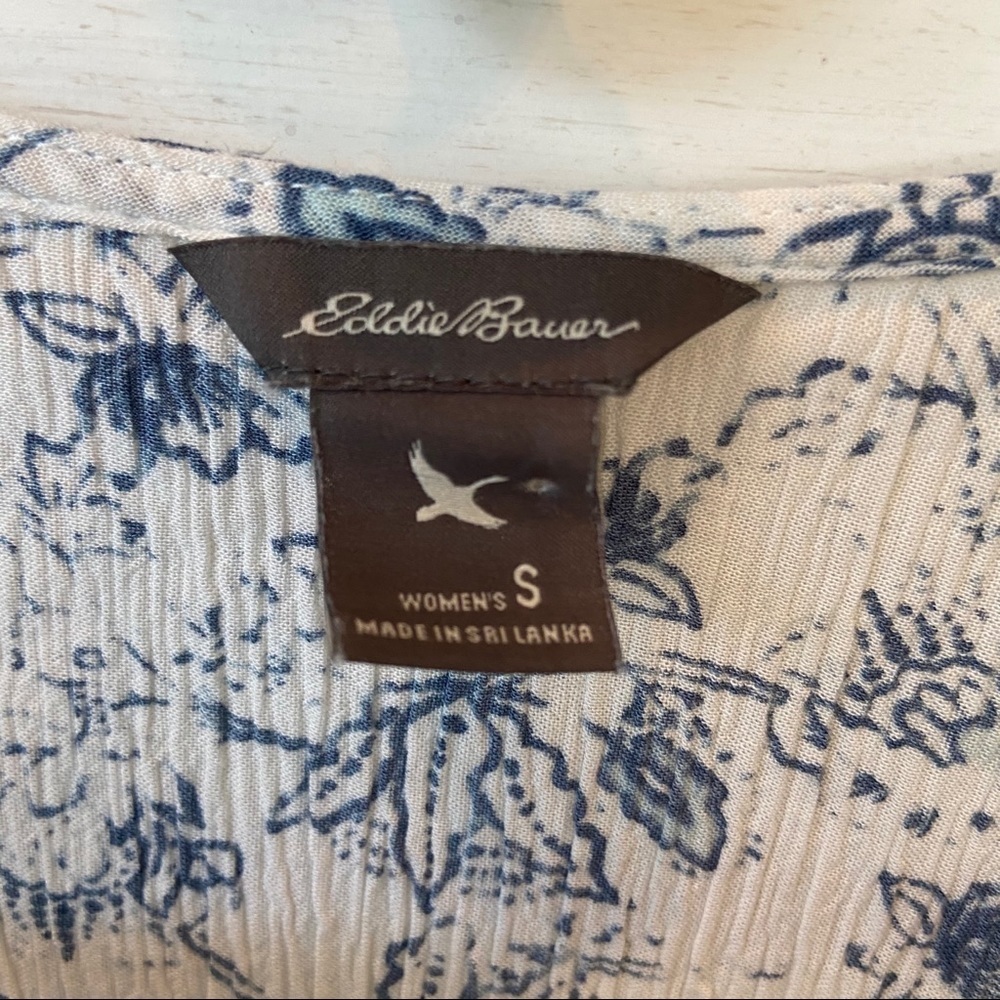 Eddie Bauer White and Blue Floral Ribbed Tank Top. Size Small. EUC - Picture 6 of 9